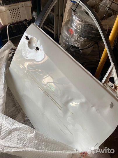 Дверь передняя правая Nissan Almera G15