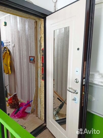 Двери входные с зеркалом от производителя