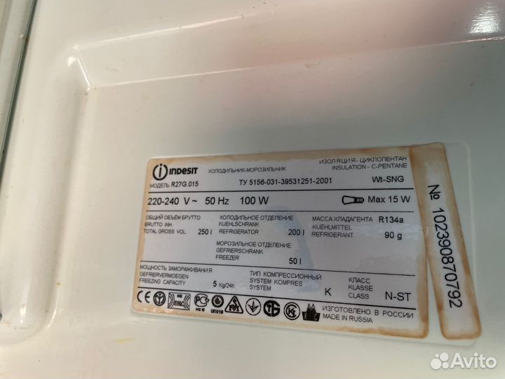 Холодильник Indesit R27G.015 Италия
