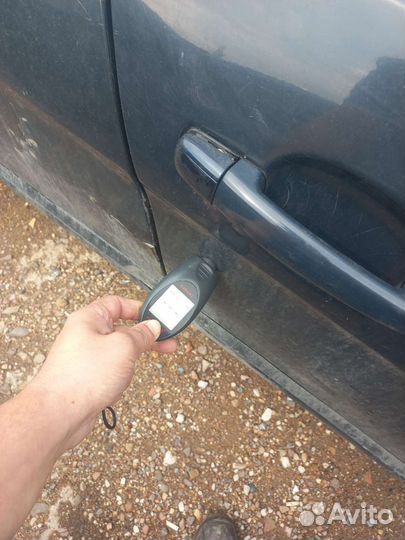 Дверь передняя правая Peugeot 308