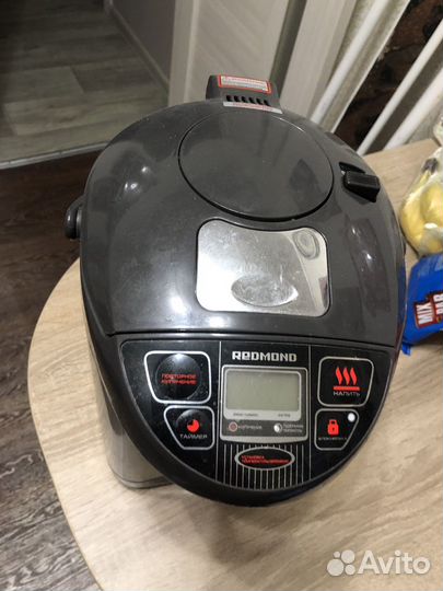 Продам термопот redmond RTP-M801