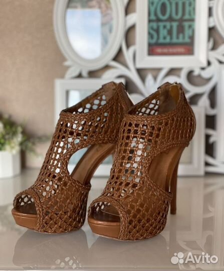 Босоножки (ботильоны)