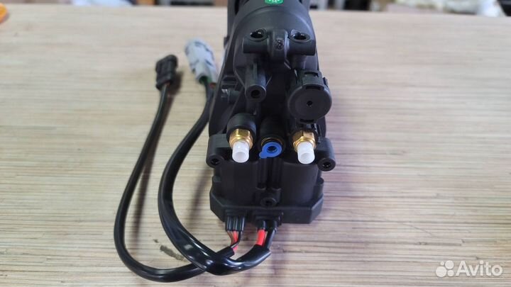 Компрессор пневмоподвески Hyundai Equus
