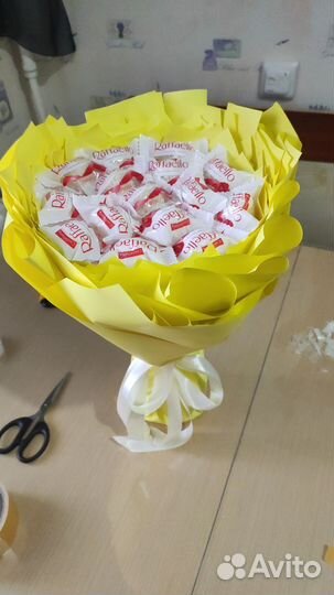 Сладкий букет из конфет