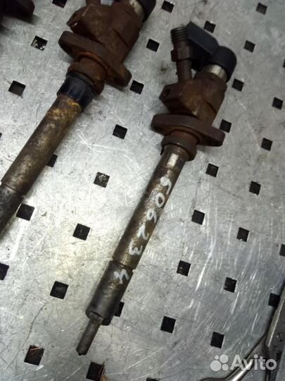 Форсунка топливная Ford Focus/Focus RS/Focus ST