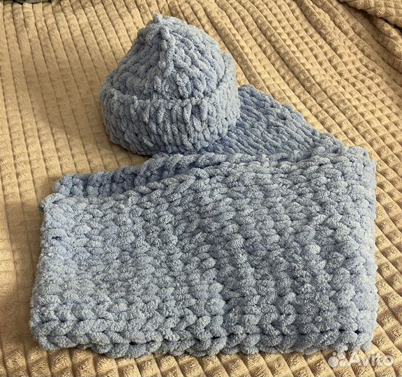 Вязанные шарф и шапка