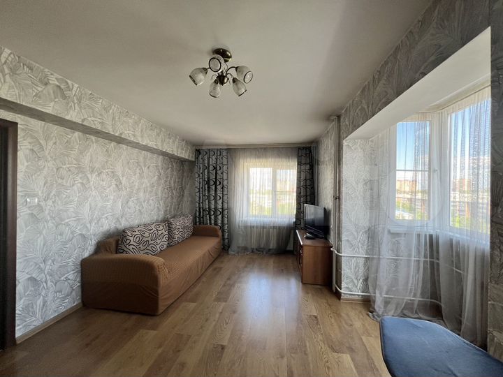 2-к. квартира, 63 м², 8/10 эт.