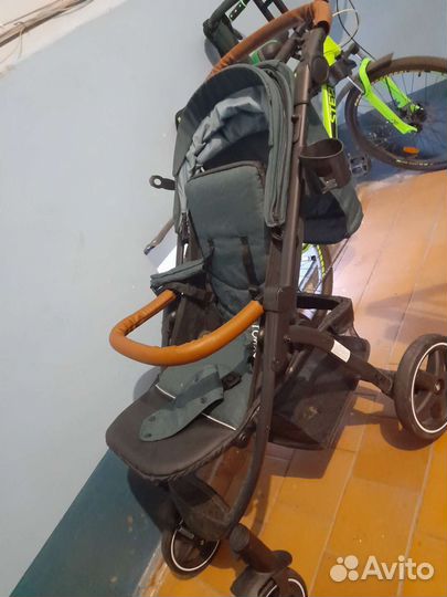 Коляска прогулочная