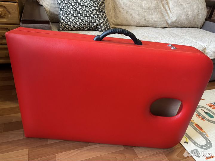 Массажная кушетка