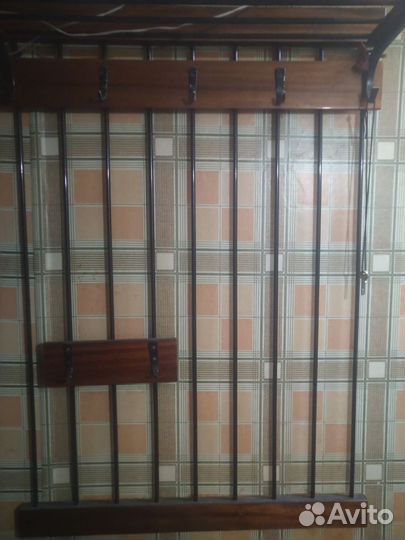 Вешалка настенная