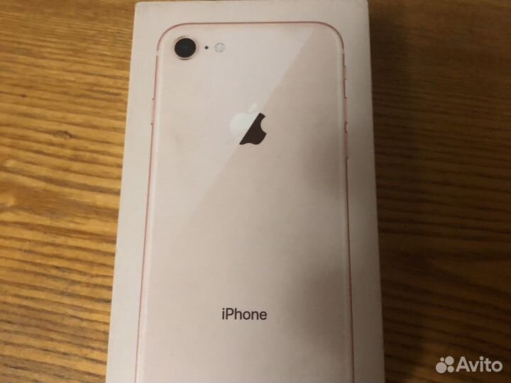 Телефон iPhone8