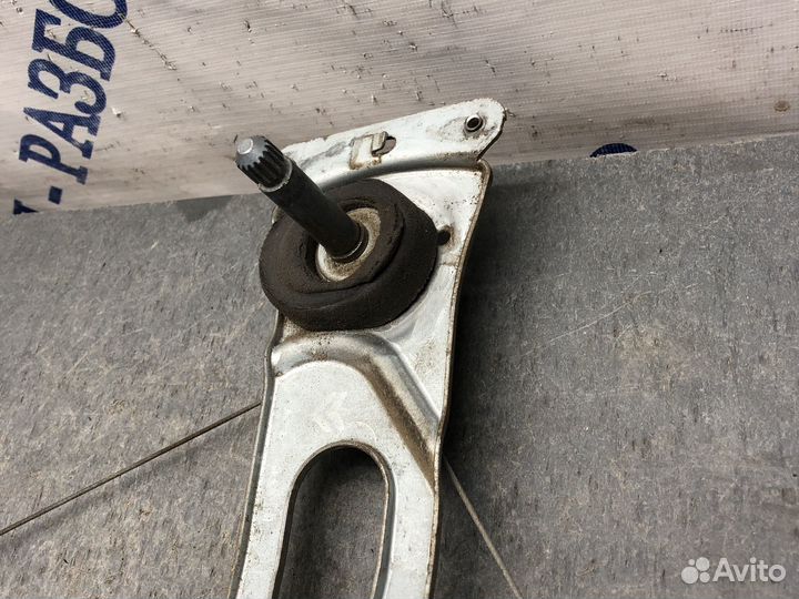 Зад лев стеклоподъемник Citroen C3