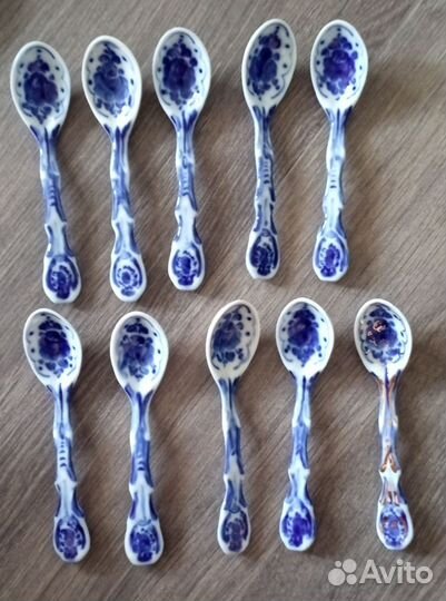 Набор столовой посуды на 10 персон. Гжель