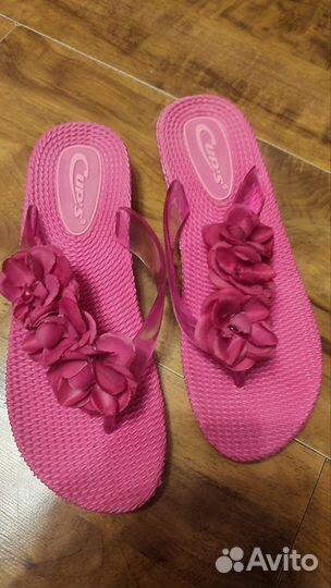 Шлепанцы женские пляжные фуксия и черные 38
