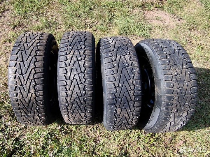 Pirelli Ice Zero 215/65 R16, PCD 5x114.3 DIA 60.1