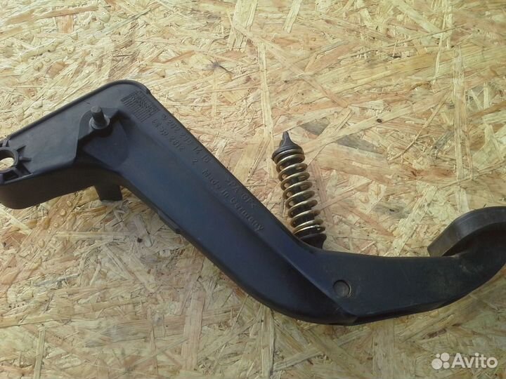 Педаль сцепления Mercedes W210 W202 W208