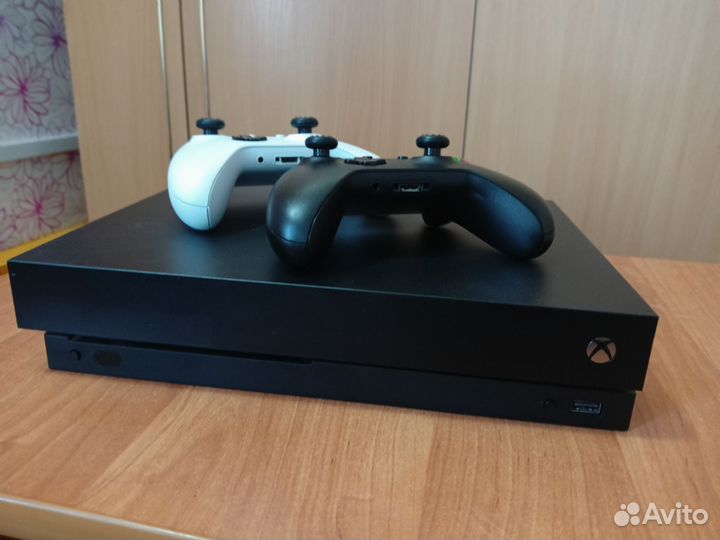 Xbox one X 1tb +Fifa 20 +Game pass ultimate