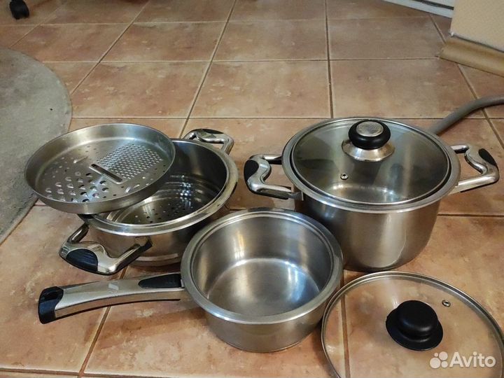 Набор посуды кастрюля, ковшик,дуршлаг,терка веко