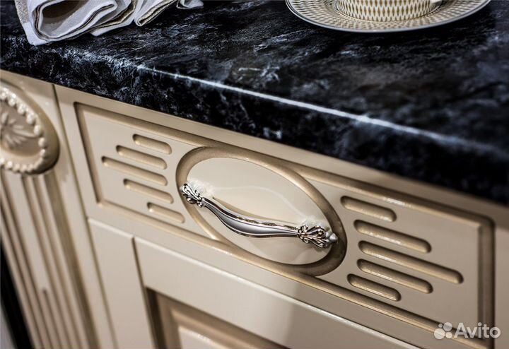 Кухня Верона прямая крем глянец