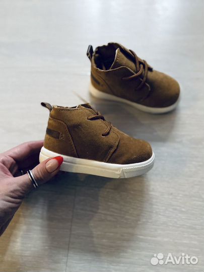 Детские ботинки