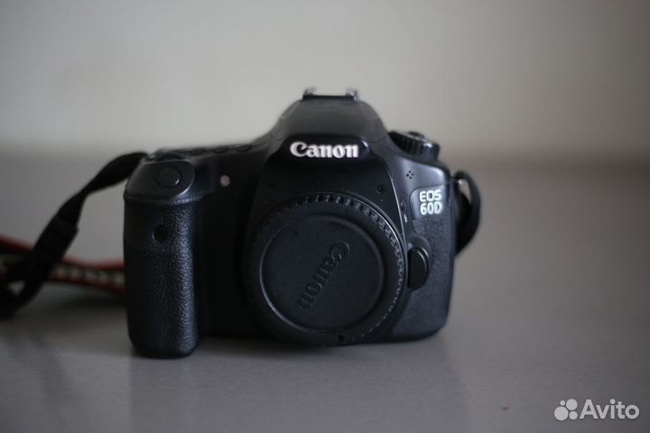 Зеркальный фотоаппарат canon 60d
