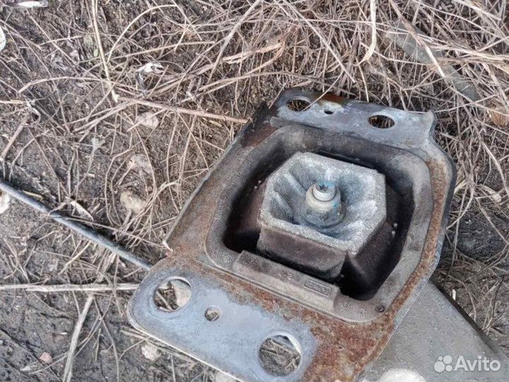 Опора МКПП левая Ford Mondeo 2009