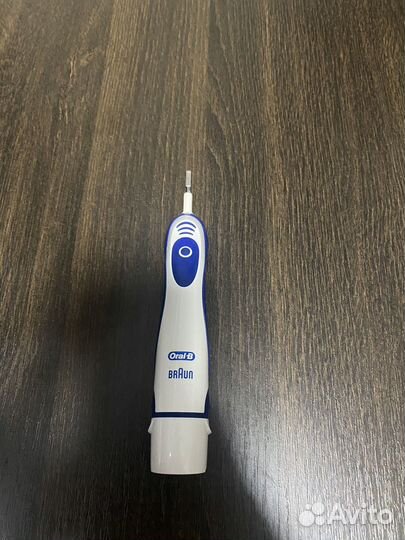 Зубная щетка Oral-B braun