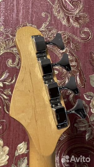 Бас гитара Flight