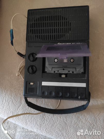 Кассетный магнитофон 