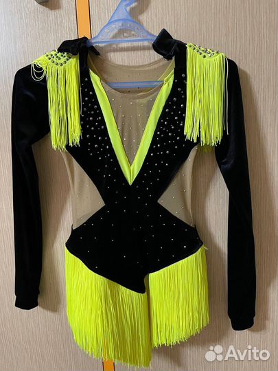 Костюм для фигурного катания