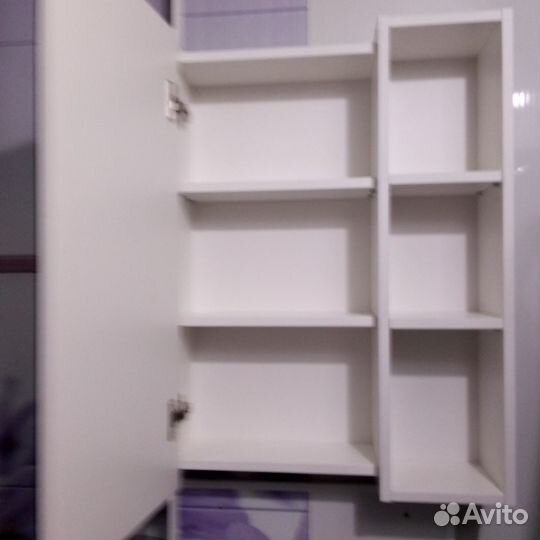 Зеркало - шкаф навесной
