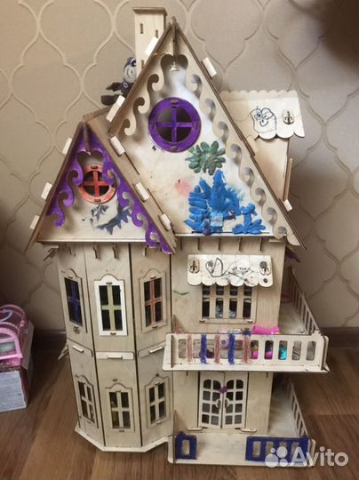 Домик кукольный,деревянный