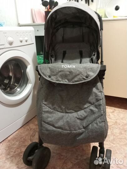 Прогулочная коляска с перекидной ручкой