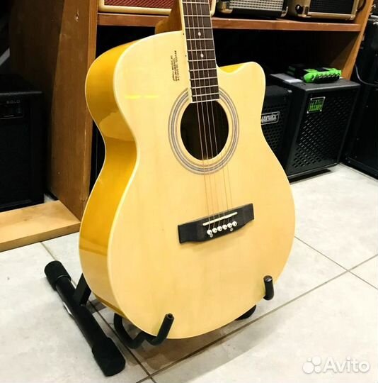 Акустическая гитара