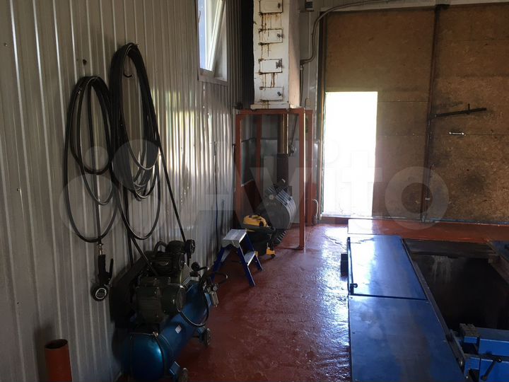 Гараж, > 30 м²