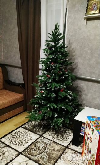 Елка искусственная заснеженная