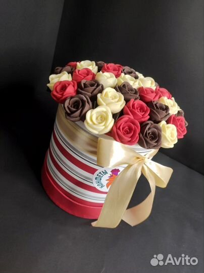 Шоколадные Розы - 37 шт в Шляпной Коробке