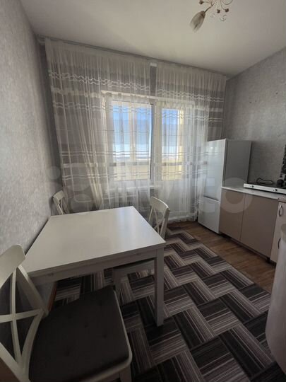 2-к. квартира, 57 м², 3/9 эт.