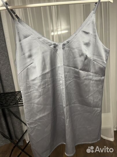 Топ на тонких бретелях