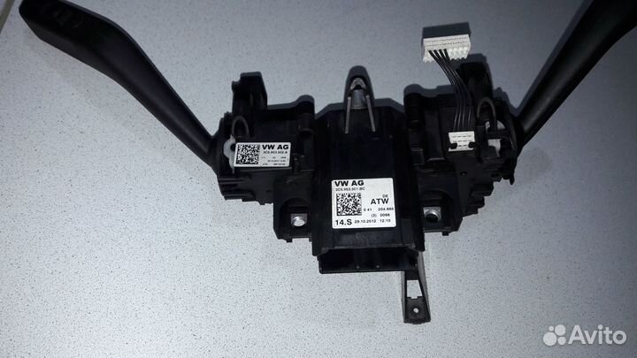 Переключатель подрулевой VW Passat B6 B7