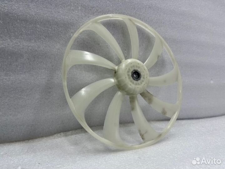 Крыльчатка вентилятора правая Toyota Camry V50/V55