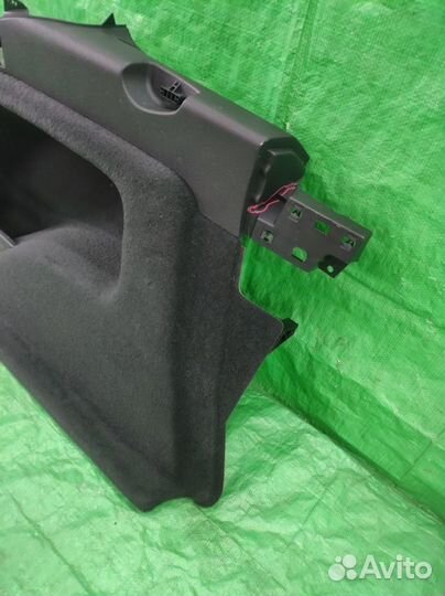 Обшивка багажника лев. зад. Volkswagen Touareg