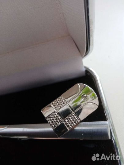 Мужской аксессуар