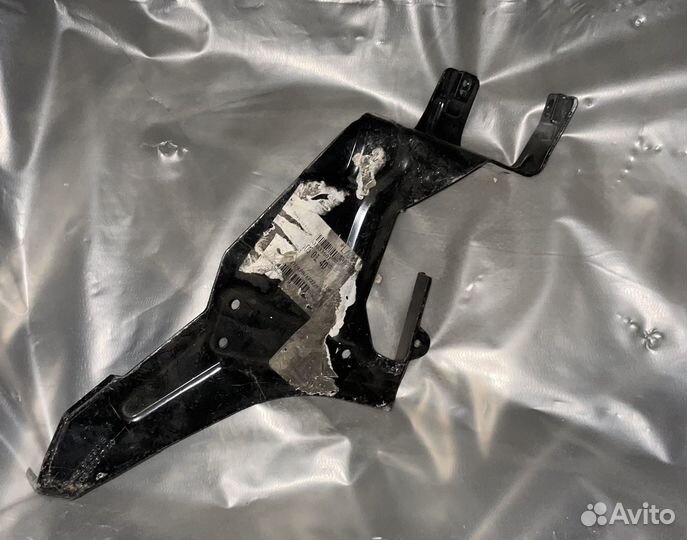 Фиксатор печки Mercedes Benz C W203