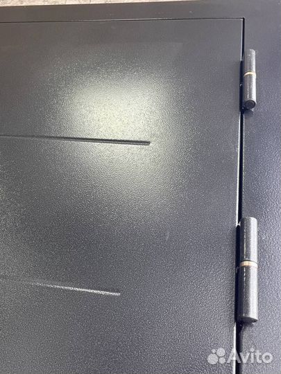 Входная дверь с зеркалом