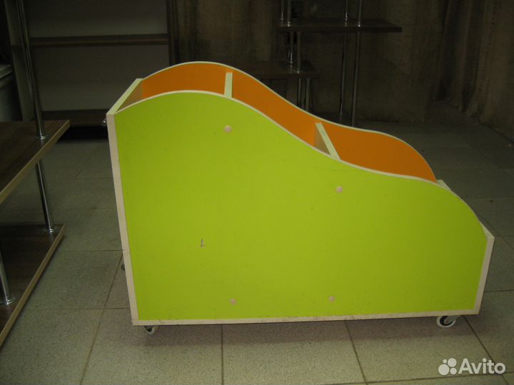 Тумба-подставка передвижная