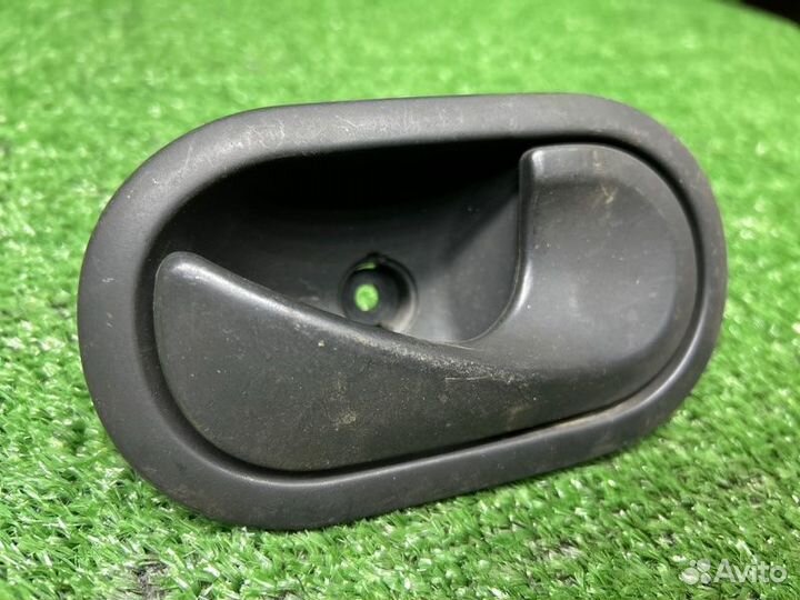Ручка внутренняя задняя правая Renault Megan 2