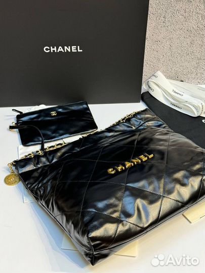 Сумка Chanel 22 из блестящий кожа