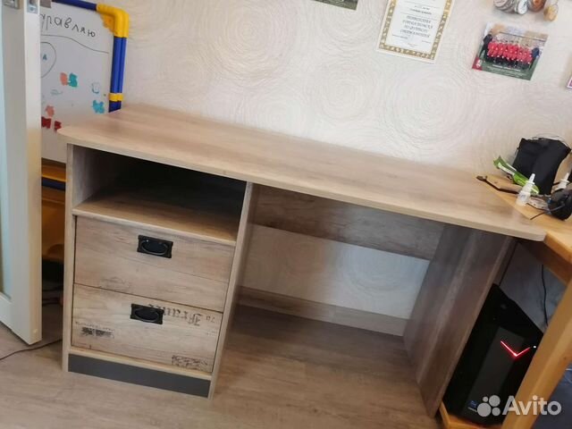 Письменный стол