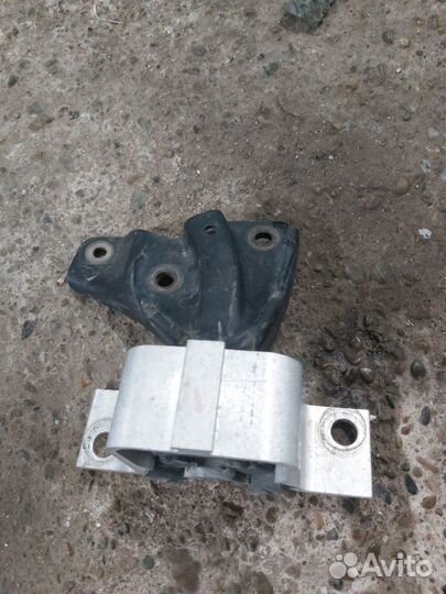 Опора (подушка) двигателя Renault Logan 1